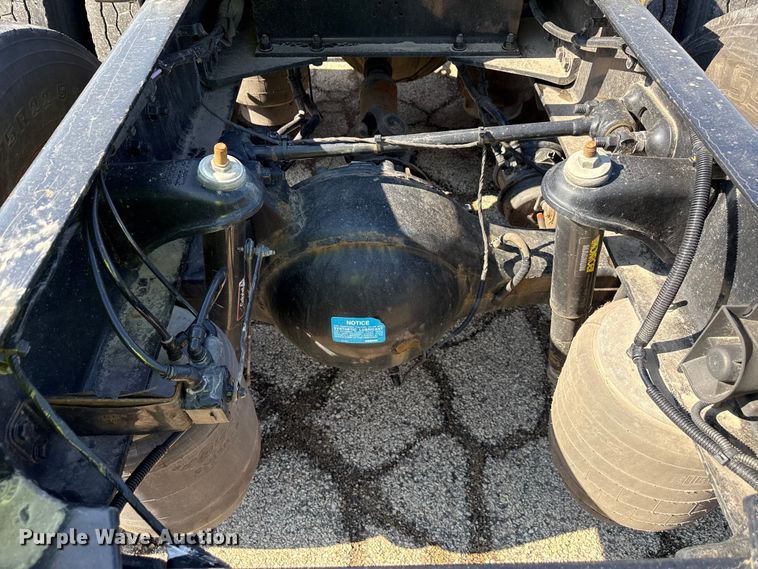 image for item YA2022 2022 Kenworth T680 semi truck