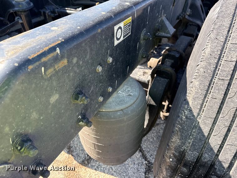 image for item YA2022 2022 Kenworth T680 semi truck