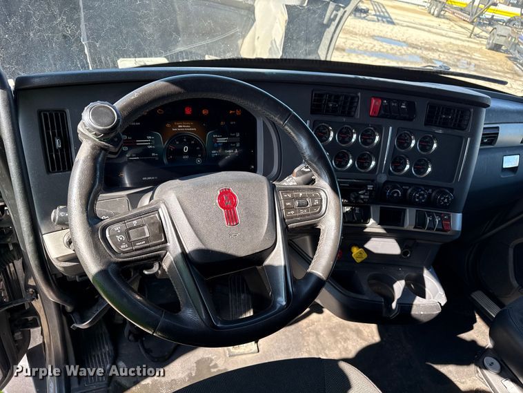 image for item YA2022 2022 Kenworth T680 semi truck