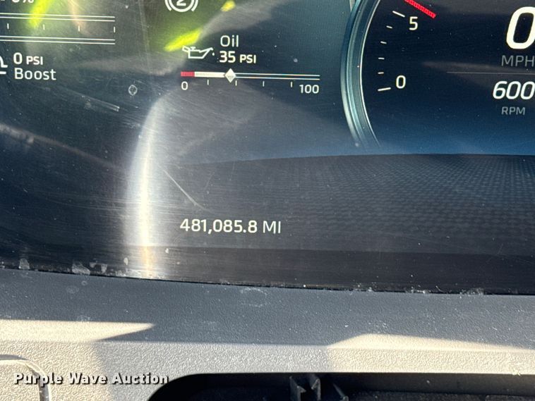 image for item YA2022 2022 Kenworth T680 semi truck