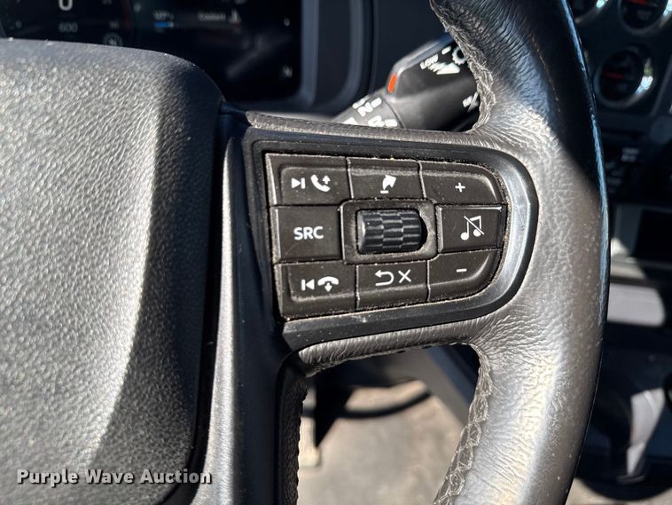 image for item YA2022 2022 Kenworth T680 semi truck