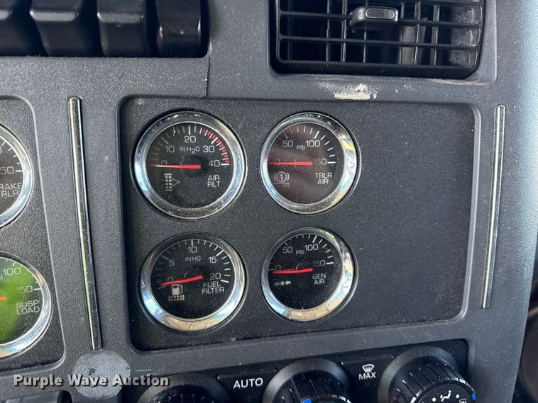 image for item YA2022 2022 Kenworth T680 semi truck