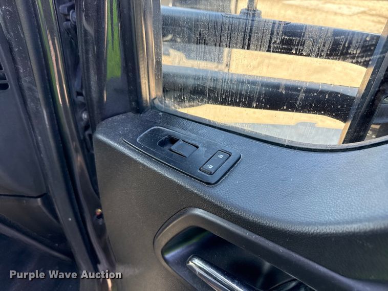 image for item YA2022 2022 Kenworth T680 semi truck