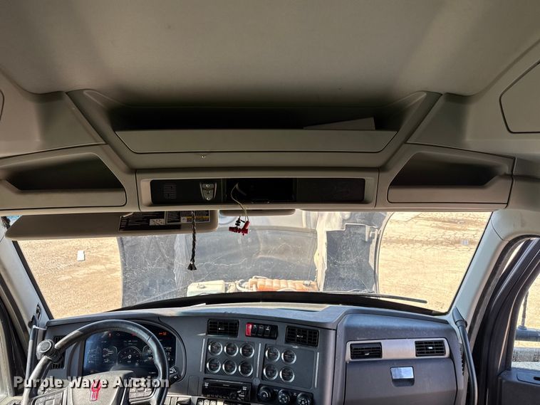 image for item YA2022 2022 Kenworth T680 semi truck