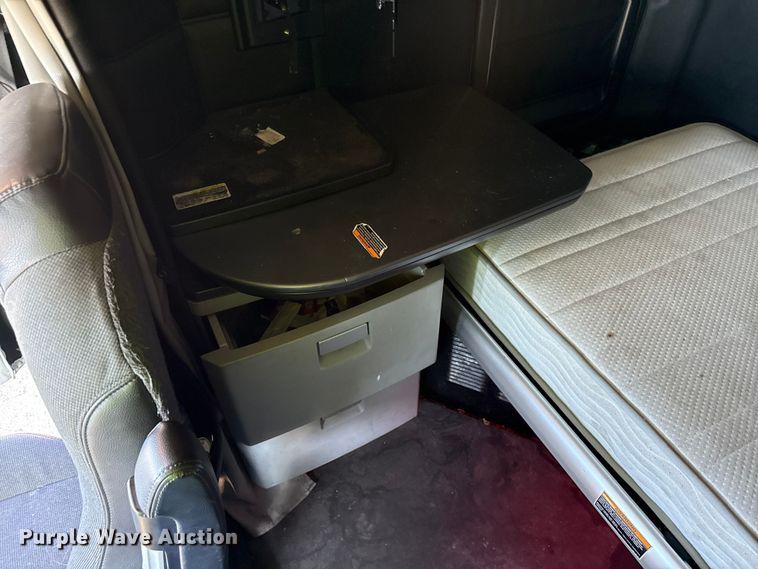 image for item YA2022 2022 Kenworth T680 semi truck