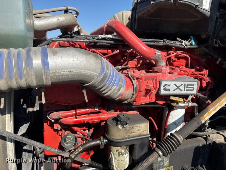 image for item YA2022 2022 Kenworth T680 semi truck