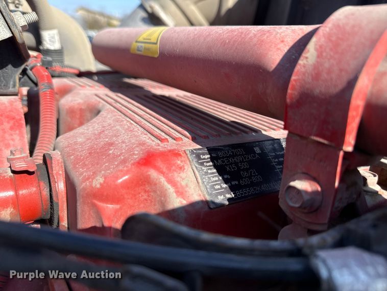 image for item YA2022 2022 Kenworth T680 semi truck