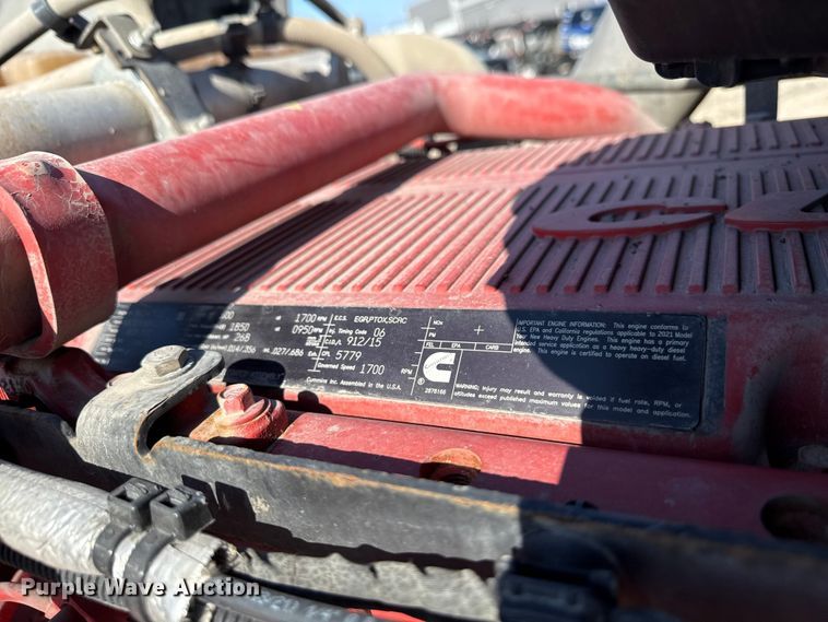 image for item YA2022 2022 Kenworth T680 semi truck