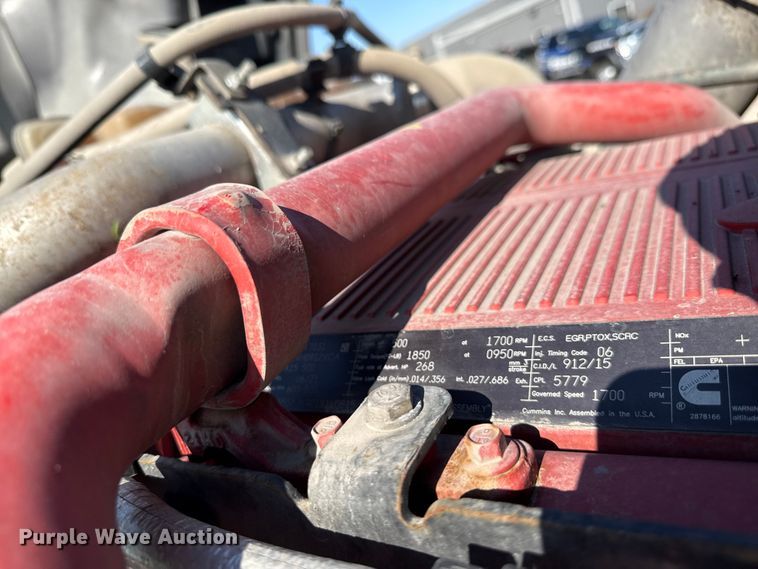 image for item YA2022 2022 Kenworth T680 semi truck