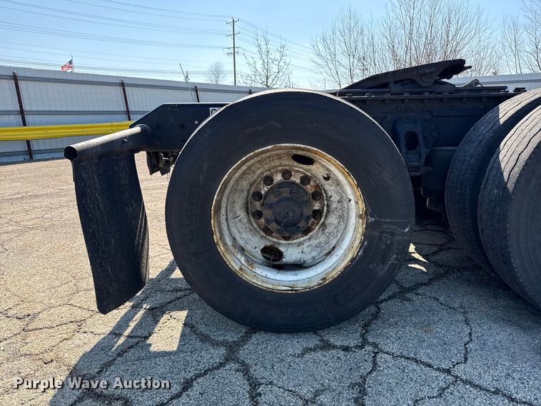 image for item YA2022 2022 Kenworth T680 semi truck