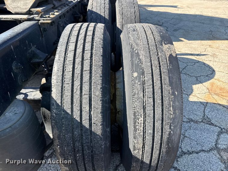 image for item YA2022 2022 Kenworth T680 semi truck