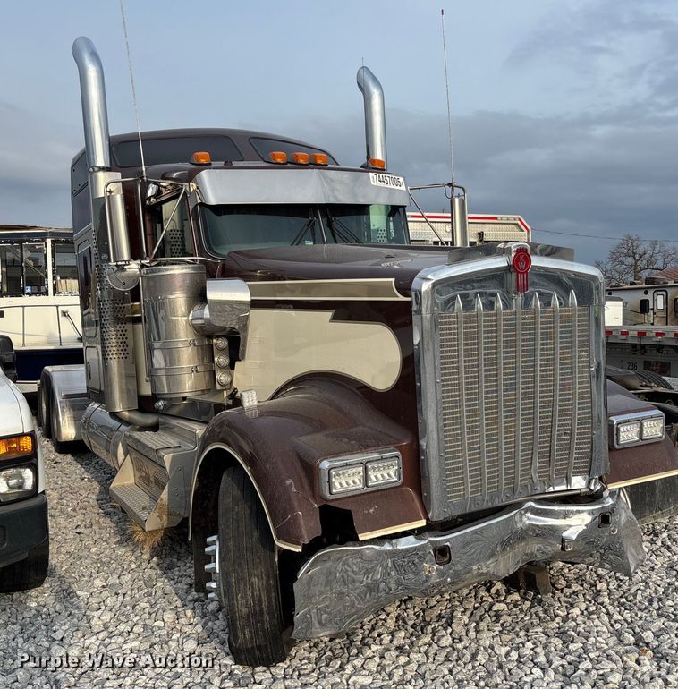 image for item YA2218 2024 Kenworth W900 semi truck