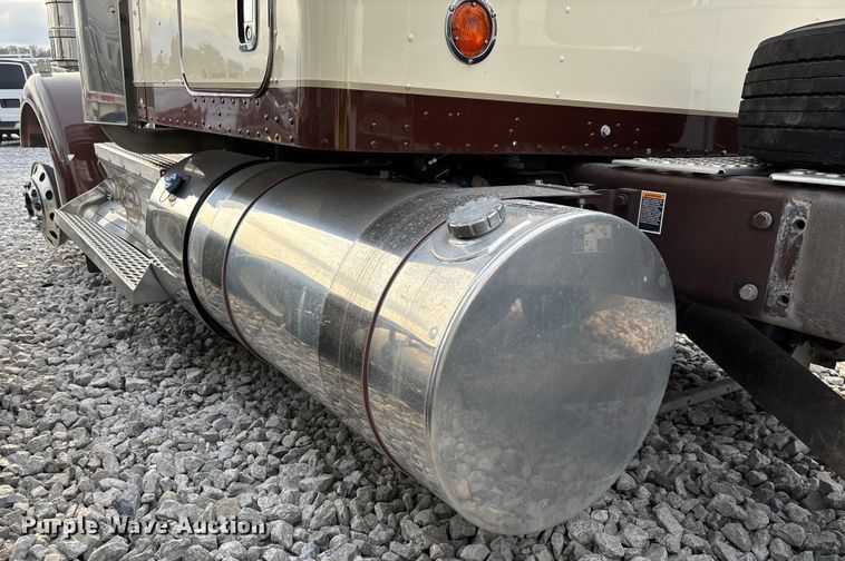 image for item YA2218 2024 Kenworth W900 semi truck