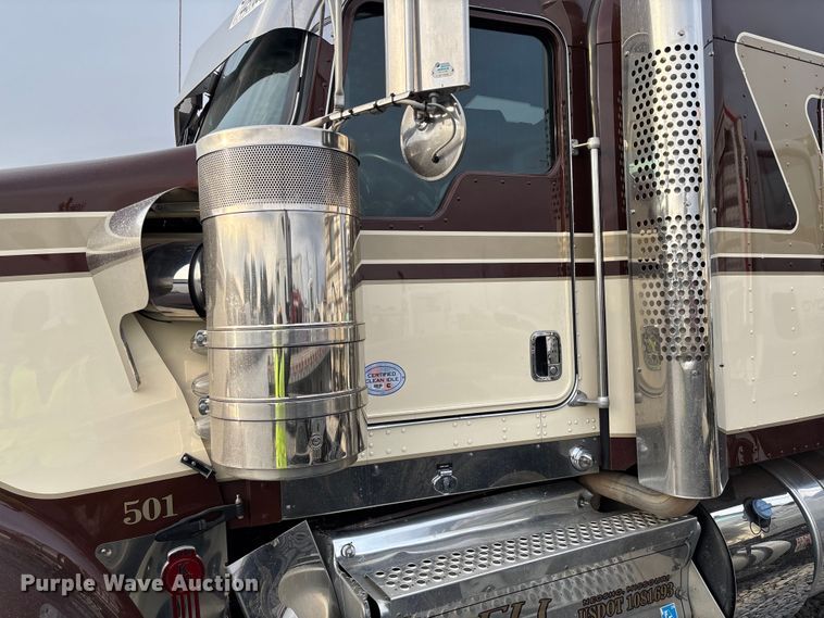 image for item YA2218 2024 Kenworth W900 semi truck