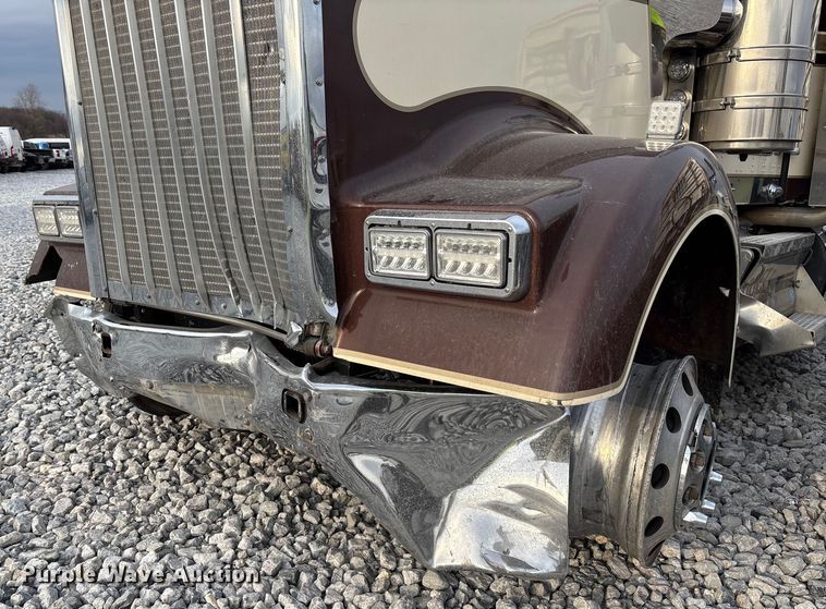 image for item YA2218 2024 Kenworth W900 semi truck