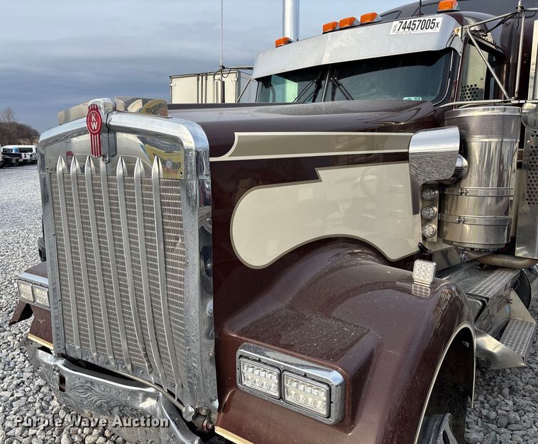 image for item YA2218 2024 Kenworth W900 semi truck