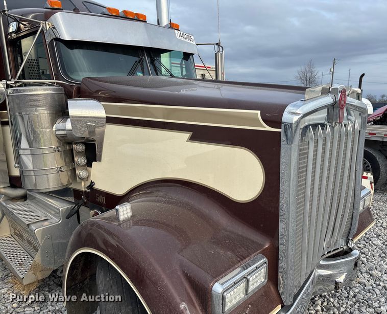 image for item YA2218 2024 Kenworth W900 semi truck