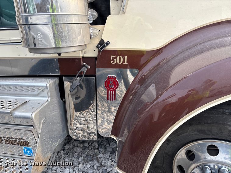 image for item YA2218 2024 Kenworth W900 semi truck