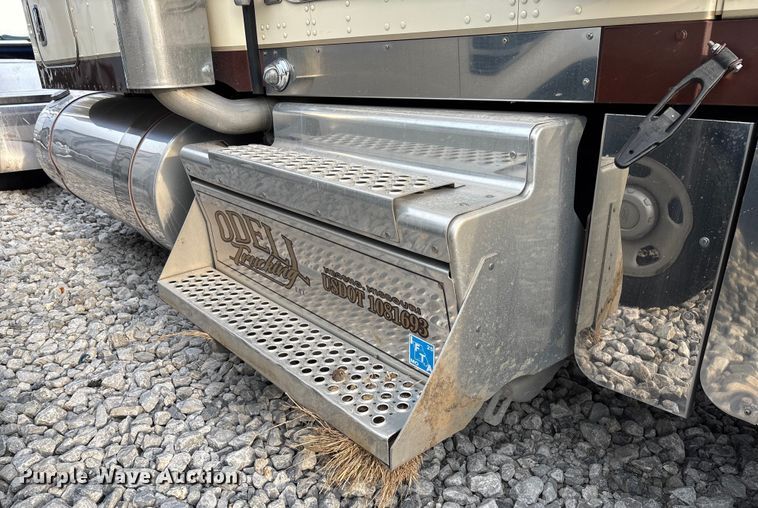 image for item YA2218 2024 Kenworth W900 semi truck