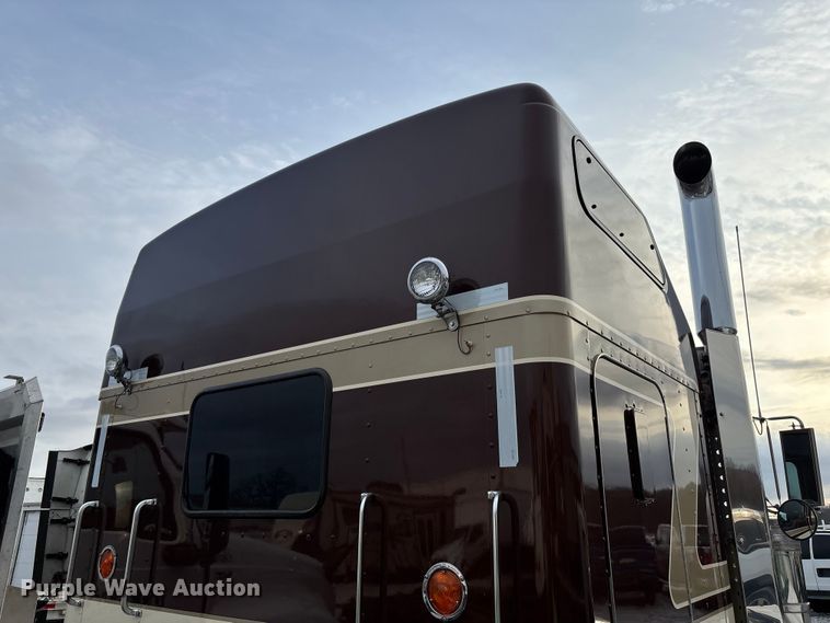 image for item YA2218 2024 Kenworth W900 semi truck