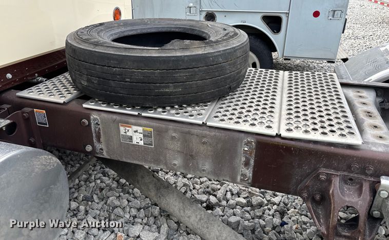 image for item YA2218 2024 Kenworth W900 semi truck