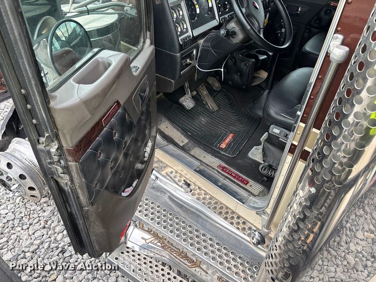 image for item YA2218 2024 Kenworth W900 semi truck