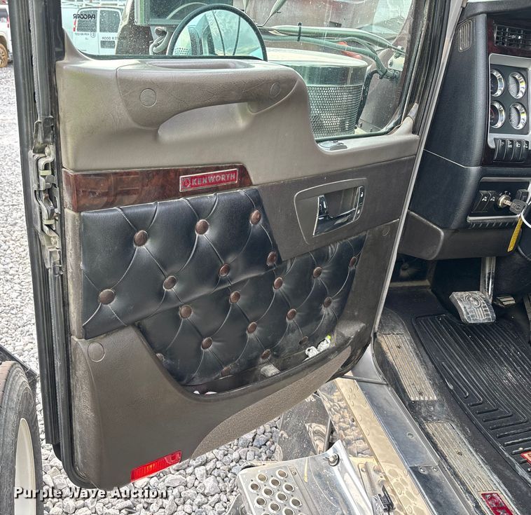 image for item YA2218 2024 Kenworth W900 semi truck