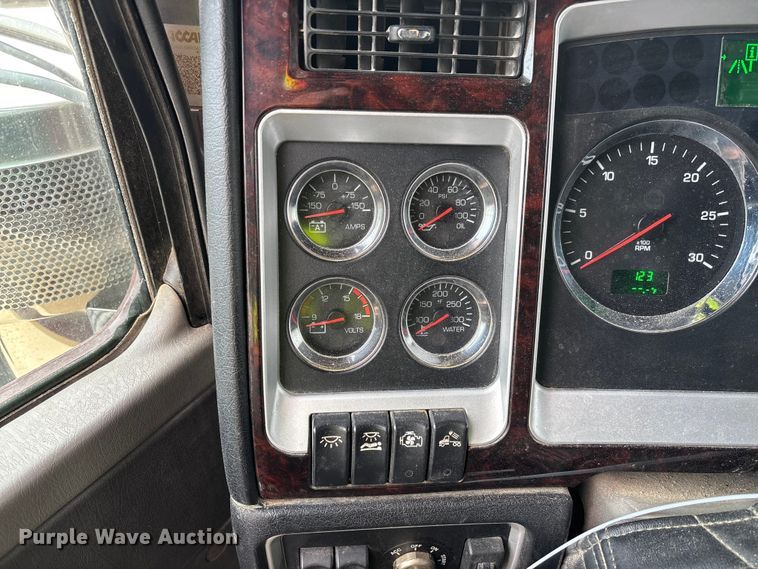 image for item YA2218 2024 Kenworth W900 semi truck