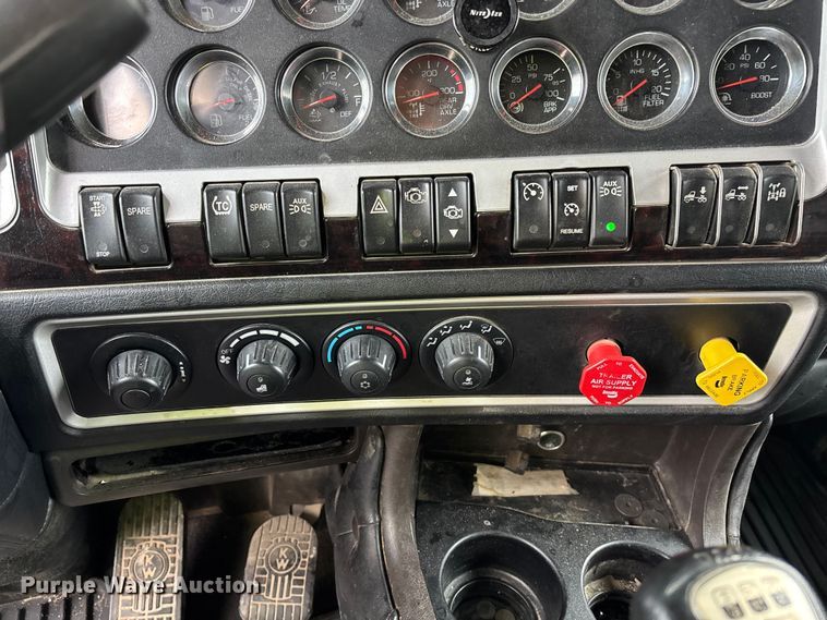 image for item YA2218 2024 Kenworth W900 semi truck