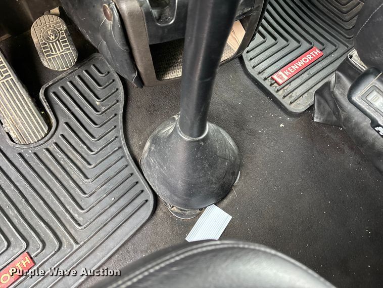image for item YA2218 2024 Kenworth W900 semi truck