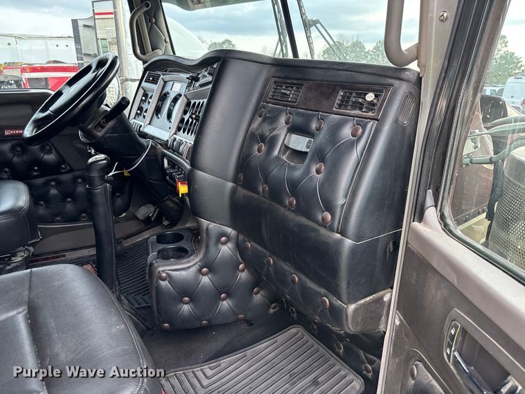 image for item YA2218 2024 Kenworth W900 semi truck