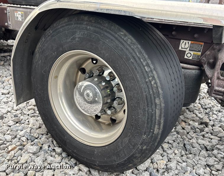 image for item YA2218 2024 Kenworth W900 semi truck