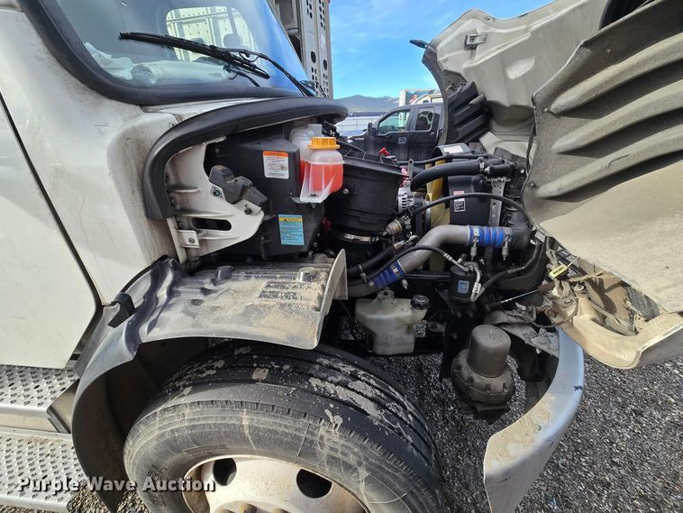 image for item YA2231 2019 Freightliner Business Class M2 box truck