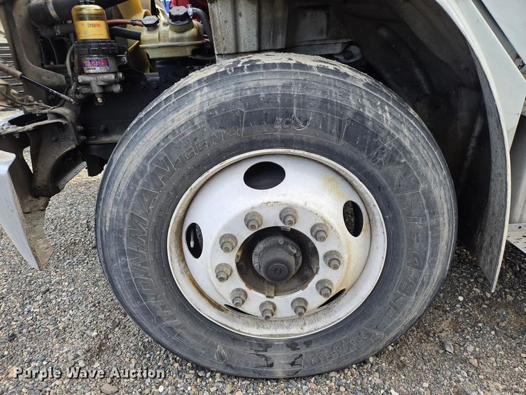 image for item YA2231 2019 Freightliner Business Class M2 box truck