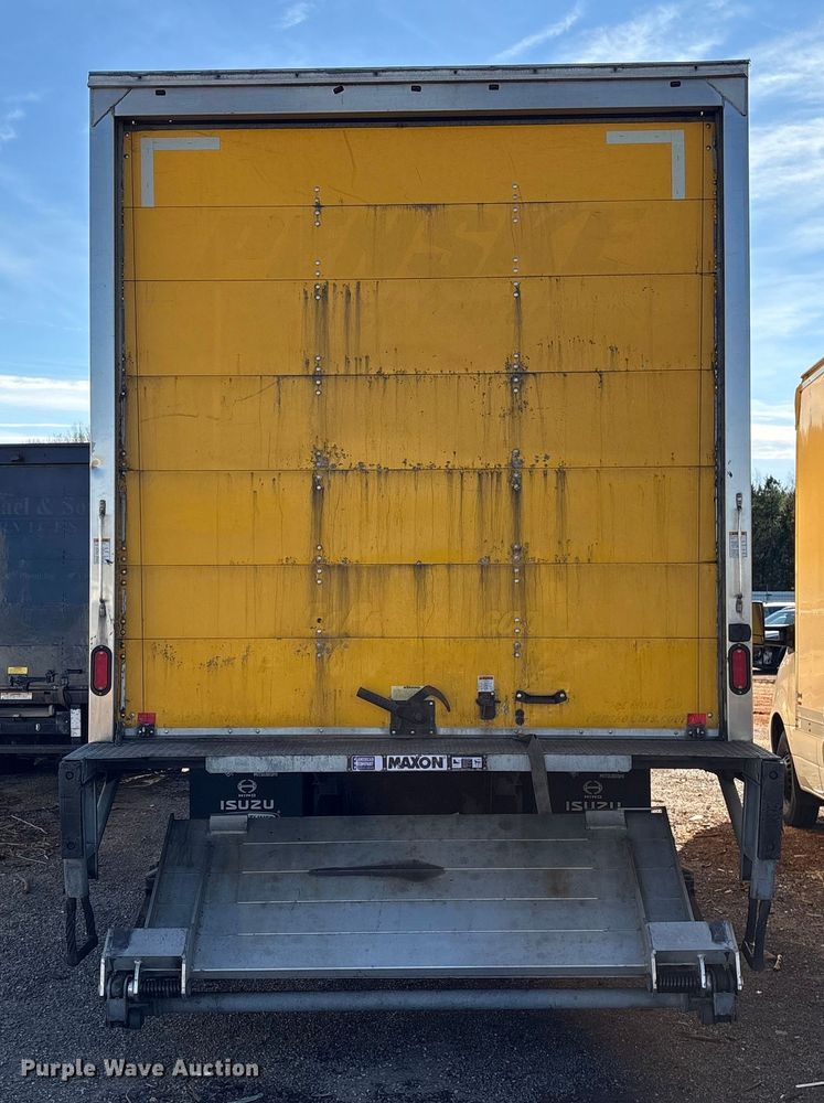 image for item YA2245 2019 Freightliner Business Class M2 box truck