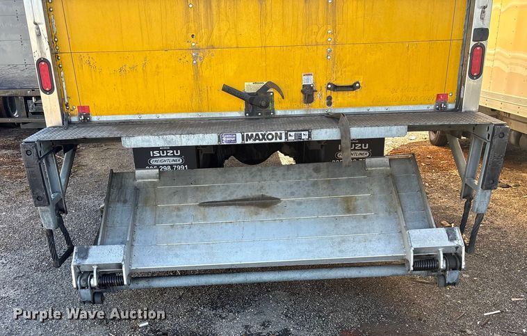 image for item YA2245 2019 Freightliner Business Class M2 box truck
