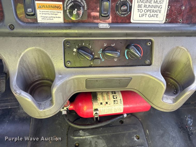 image for item YA2245 2019 Freightliner Business Class M2 box truck