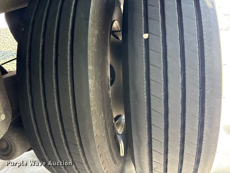 image for item YA2251 2024 Hyundai Translead VC2530152-AJS dry van trailer