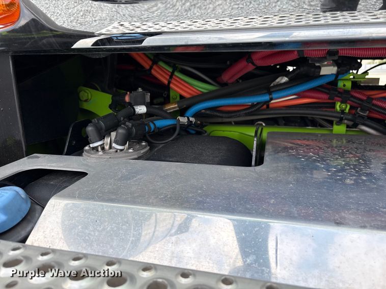 image for item YA2263 2023 International HX520 semi truck