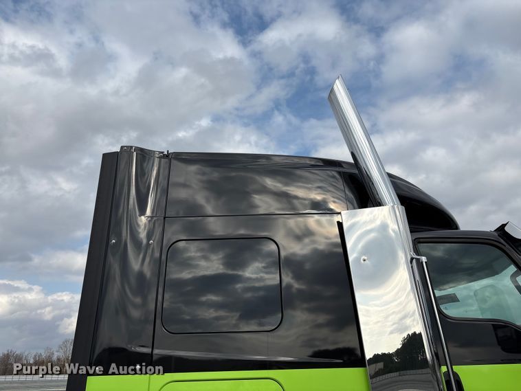 image for item YA2263 2023 International HX520 semi truck