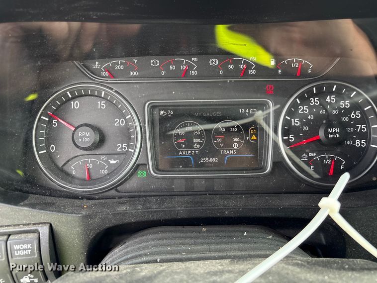 image for item YA2263 2023 International HX520 semi truck