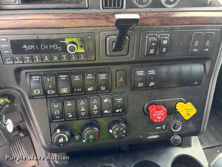 image for item YA2263 2023 International HX520 semi truck