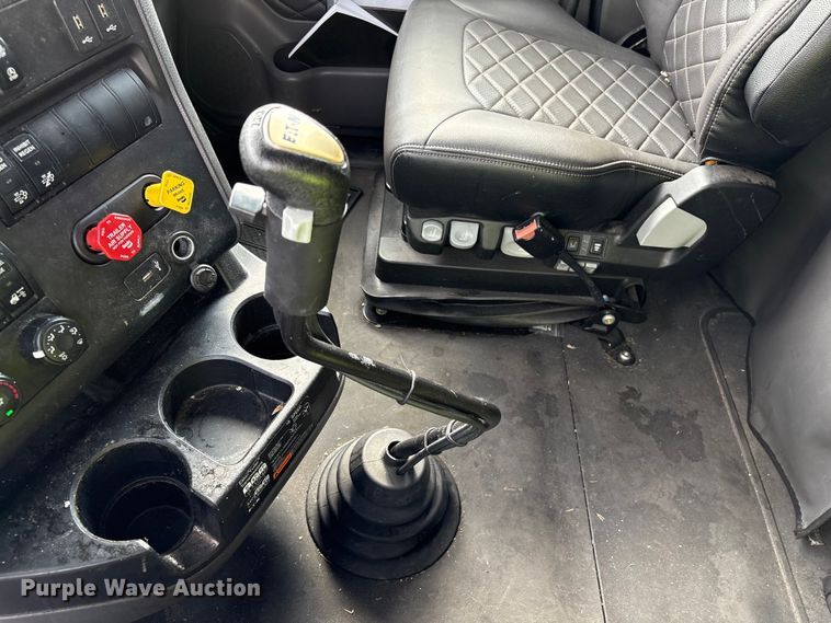 image for item YA2263 2023 International HX520 semi truck