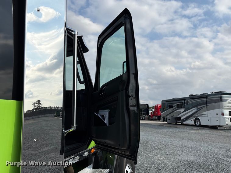 image for item YA2263 2023 International HX520 semi truck