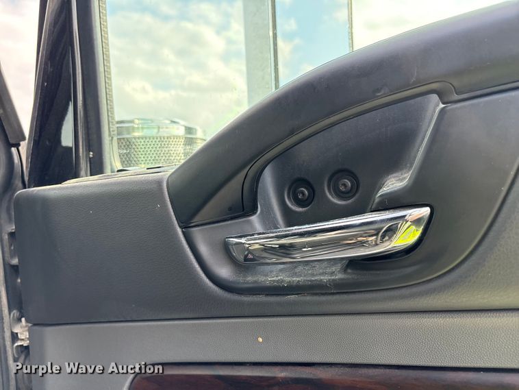 image for item YA2263 2023 International HX520 semi truck