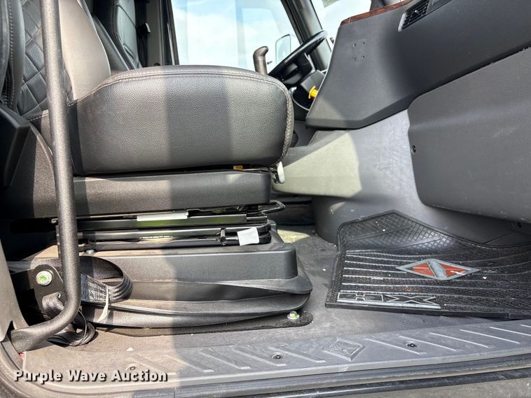 image for item YA2263 2023 International HX520 semi truck