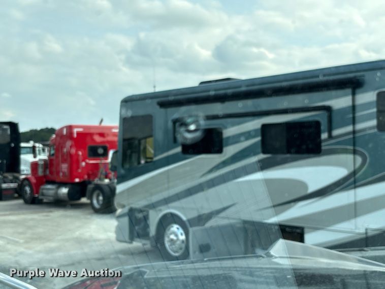 image for item YA2263 2023 International HX520 semi truck