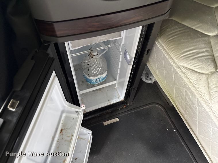 image for item YA2263 2023 International HX520 semi truck