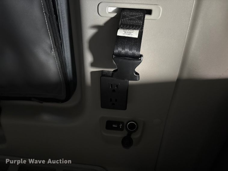 image for item YA2263 2023 International HX520 semi truck