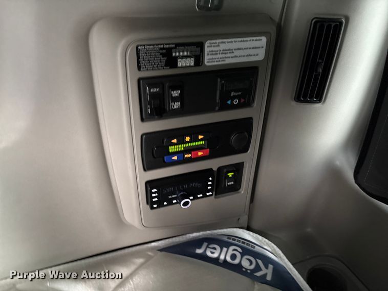 image for item YA2263 2023 International HX520 semi truck